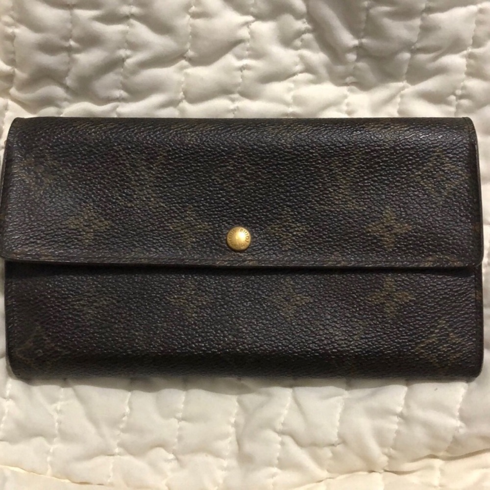 Vintage 100% Authentic Louis Vuitton wallet